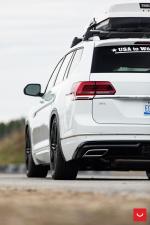 Volkswagen Atlas R-Line on Vossen Wheels (CV10) 2019 года